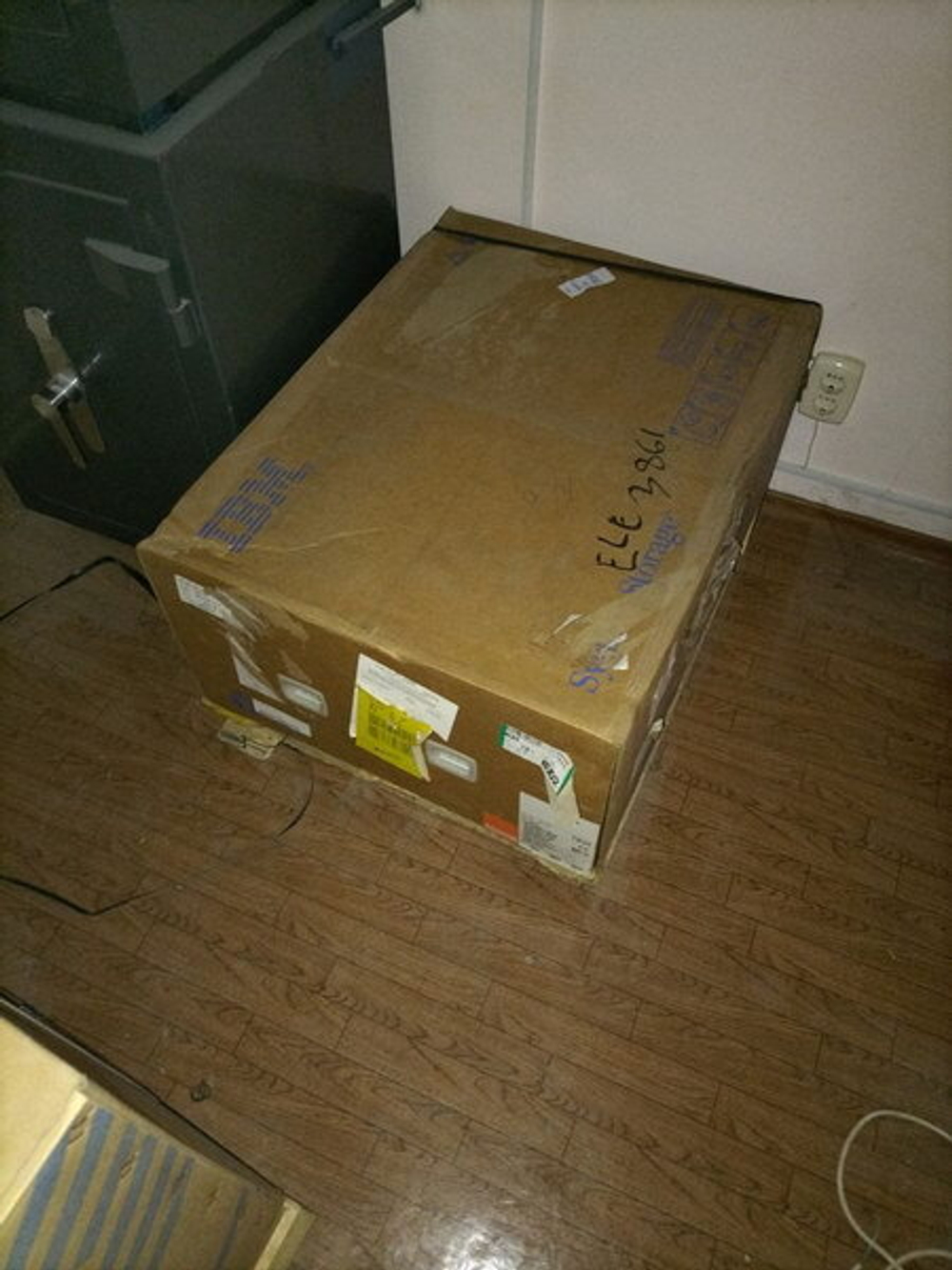 Дисковый массив IBM System Storage DS4700 - 16 x HDD MTM 1814-72H PN 39M5904