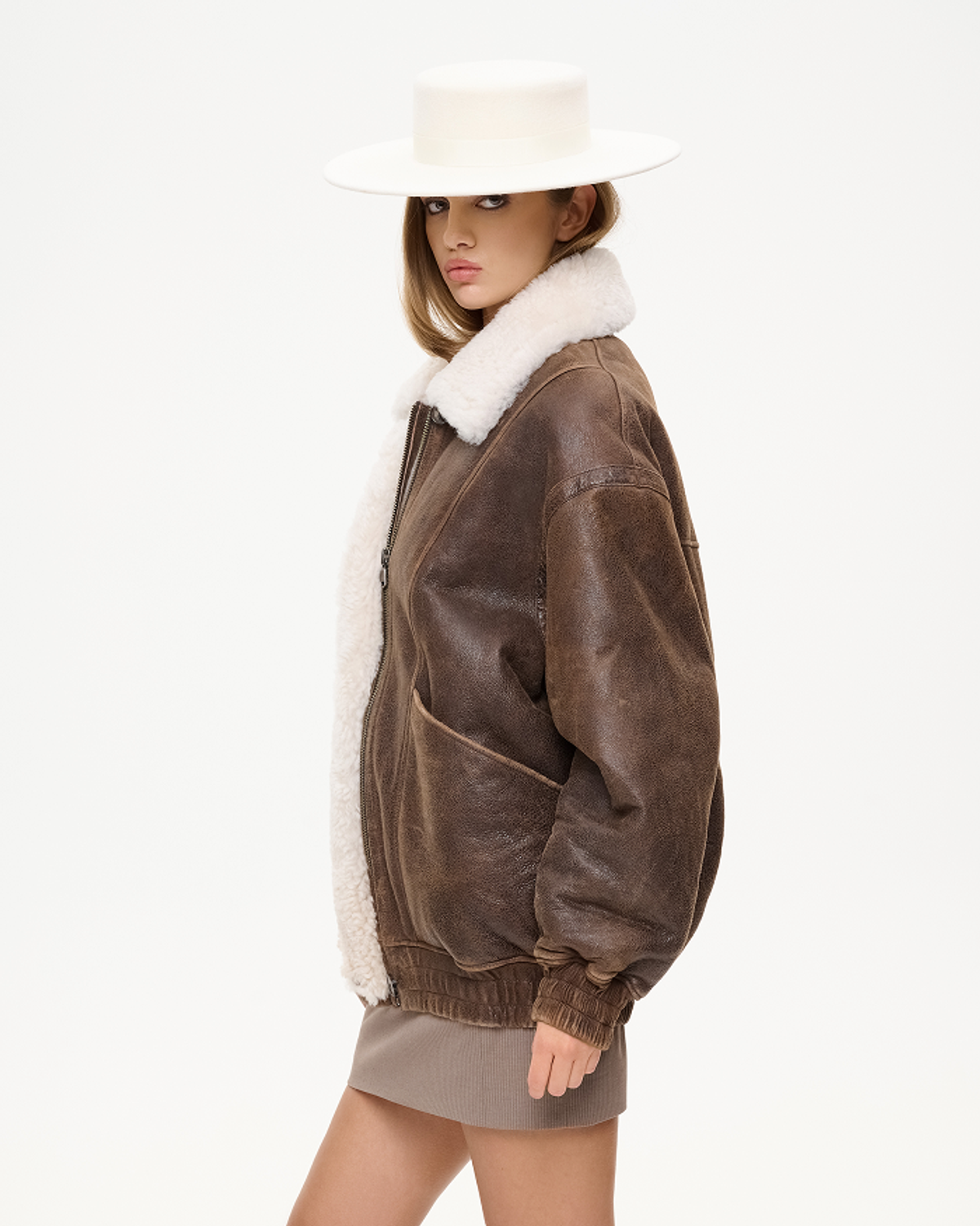 Дублёнка-бомбер свободного кроя