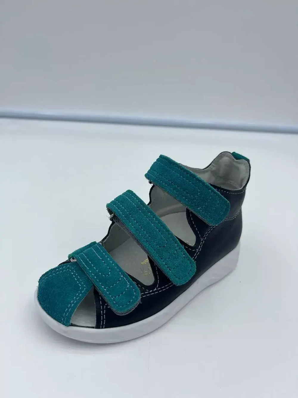 Сандалии детские для мальчиков и малышей на липучках в садик