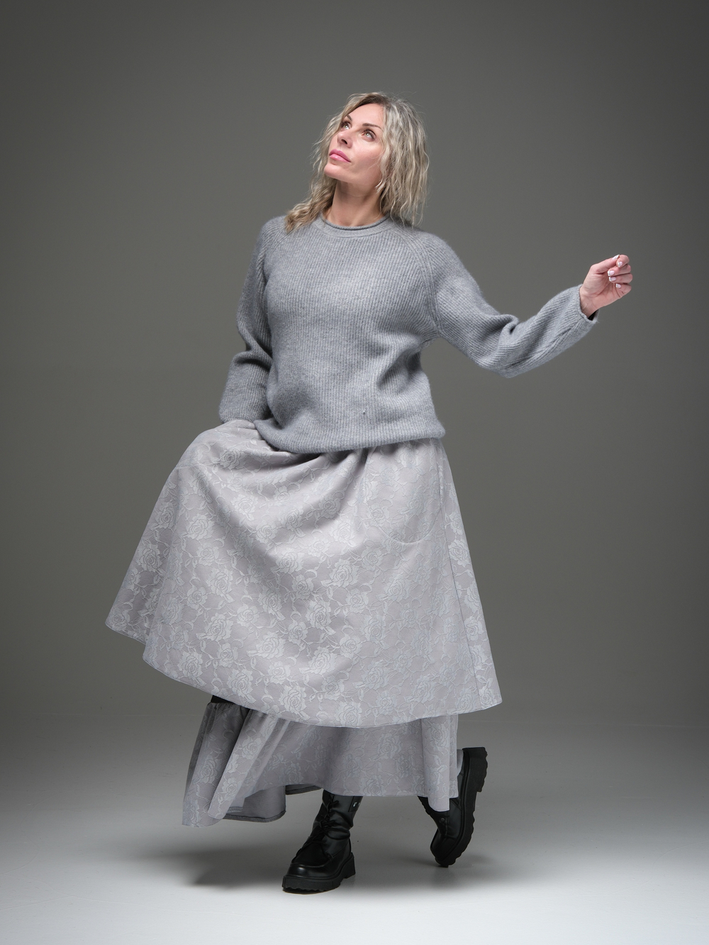 Юбка / в два яруса /серое кружево на трикотаже