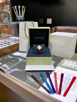 VCA Sweet Alhambra Watch