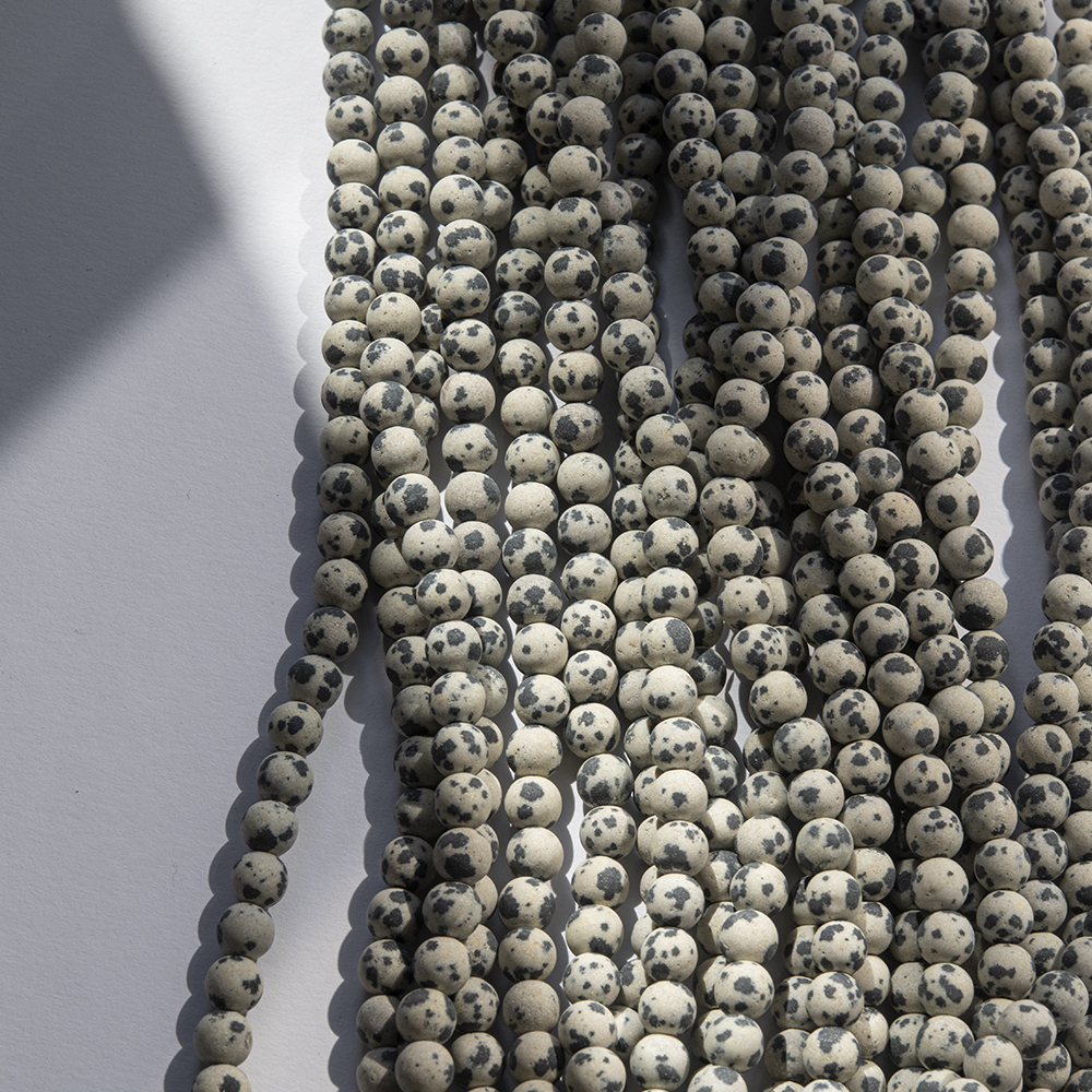 Аплит сатиновый натуральный (Яшма далматин), 6,7мм, шар