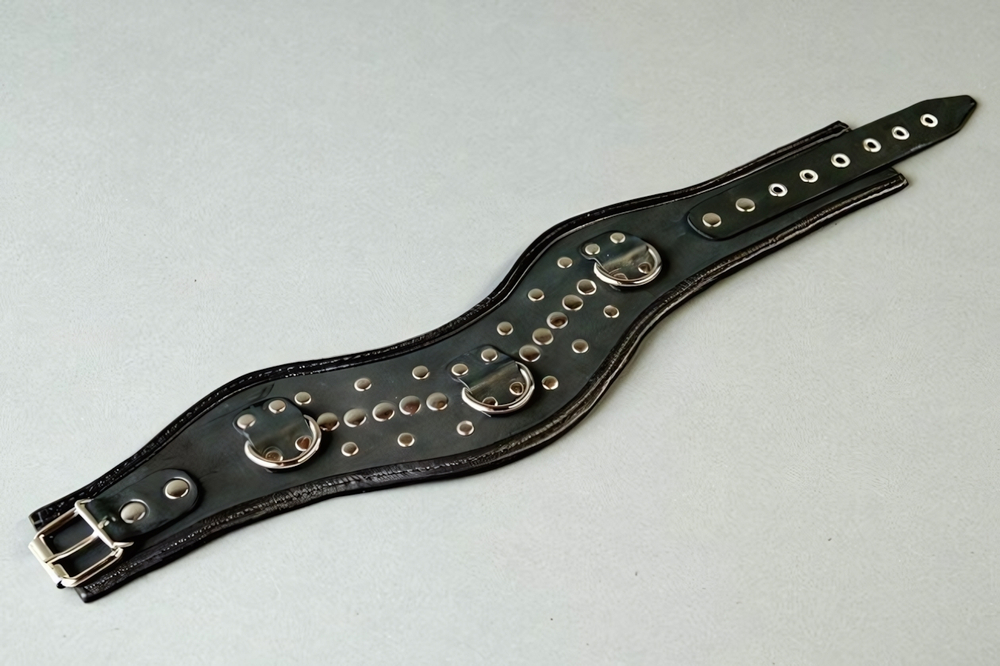 Ошейник фигурный окантованный из натуральной кожи черный (Цвет: черный)