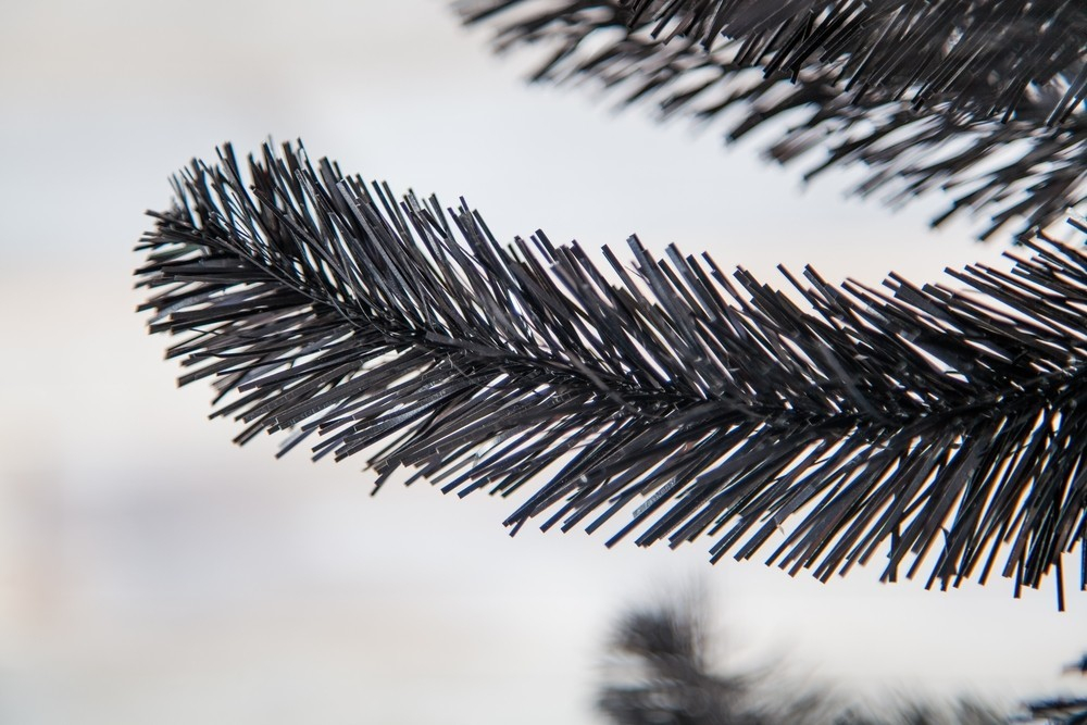 Сосна Санкт-Петербург 230см черная Triumph Tree