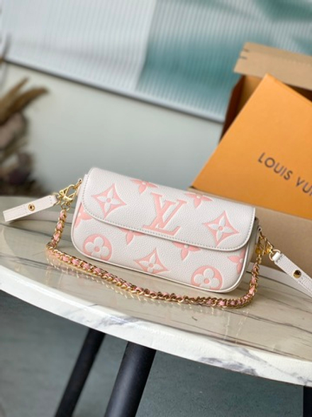 Louis Vuitton Ivy Wallet On Chain Bag