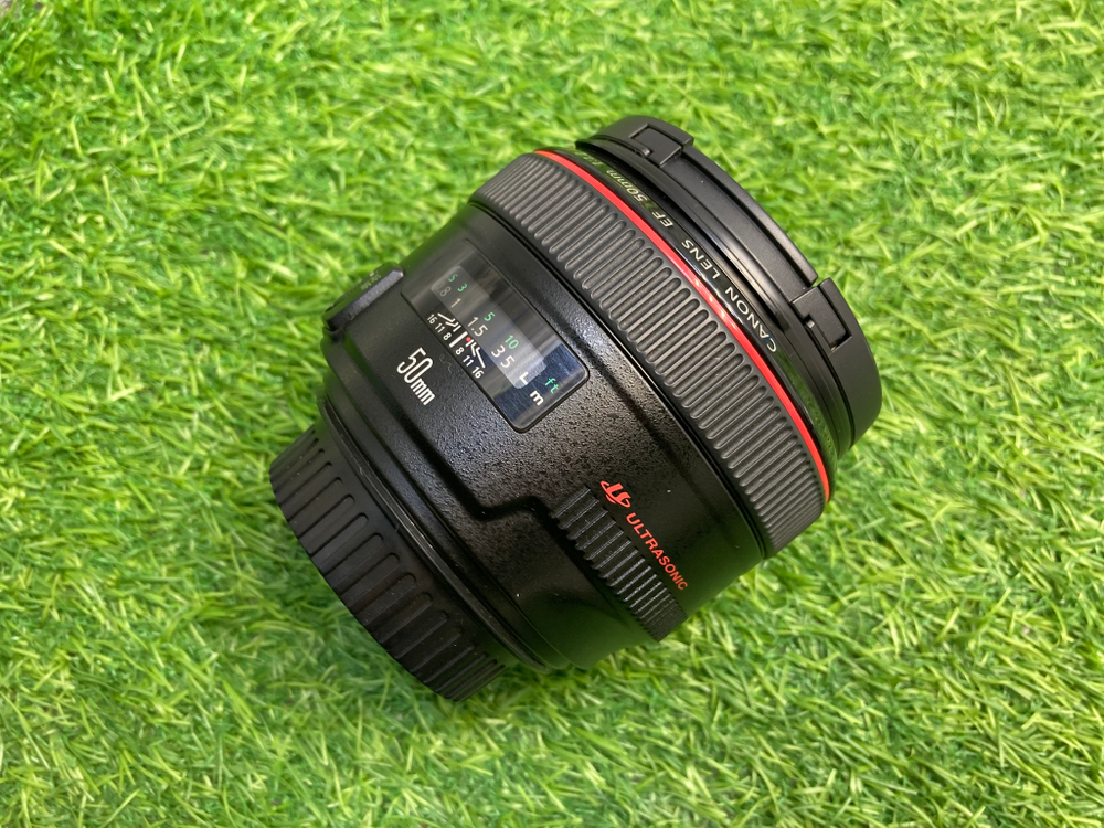 Canon EF 50mm 1.2L USM