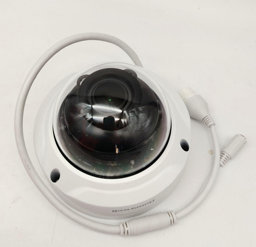 IP-камера купольная Honeywell H4W4PER2 4 Мп моторизованный 2.7-13.5 мм без ИК IP66 уличная