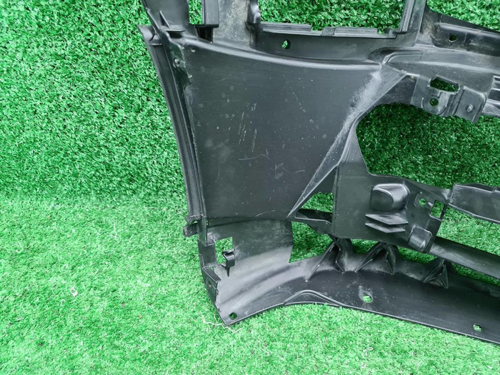 Кронштейн переднего бампера BMW 5er G30 (17-20)