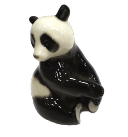 Фарфоровая статуэтка «Панда сидит». ЛФЗ,  СCСP, 1967-1970 гг.