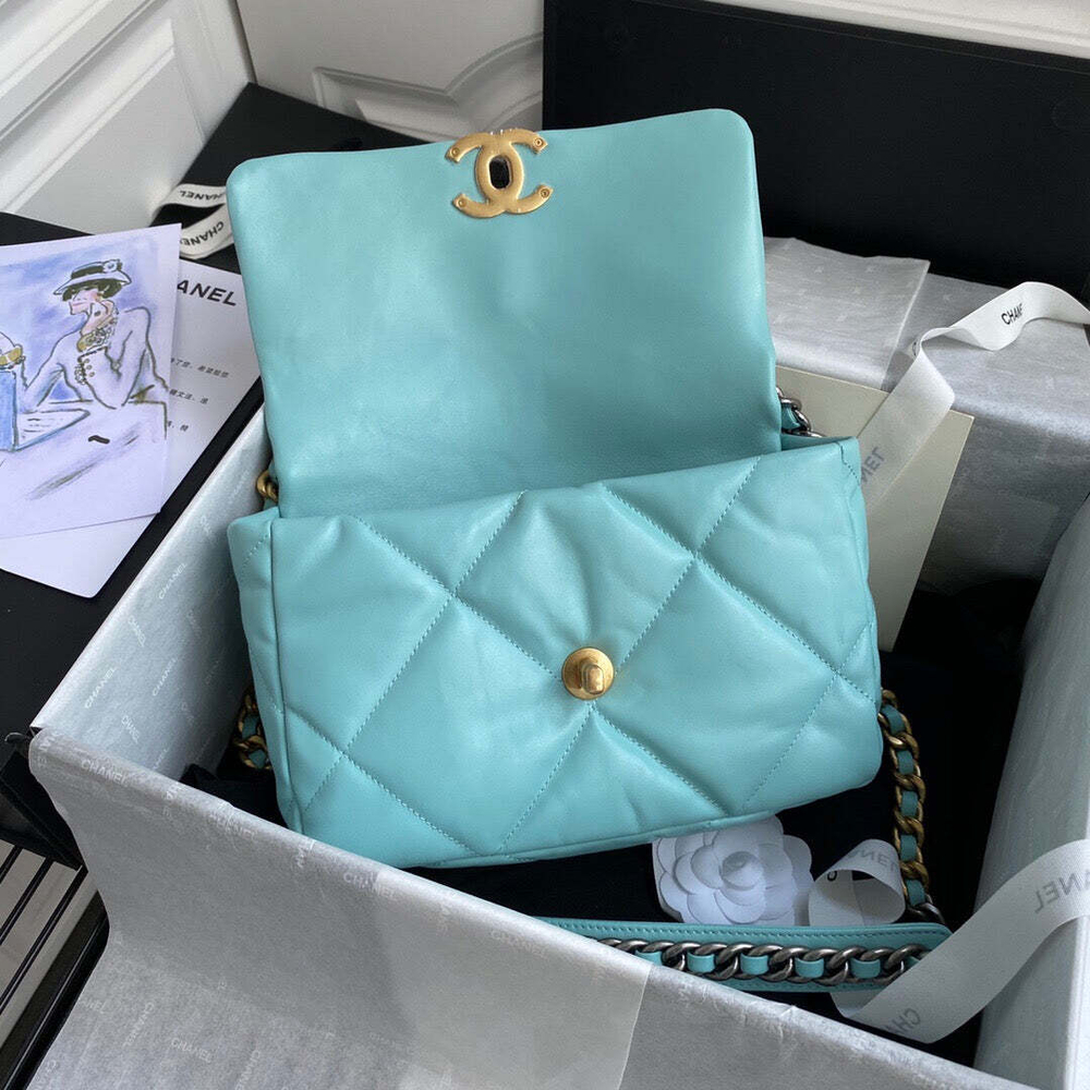 Chanel 19 26 cm