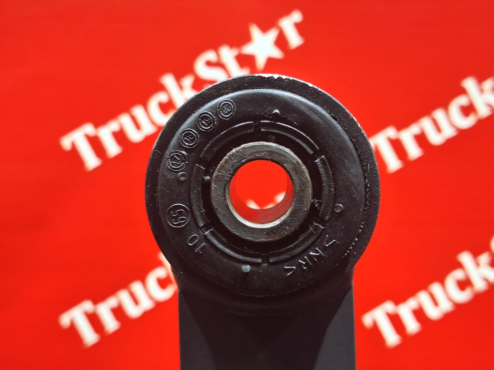 Стойка переднего стабилизатора 2018г