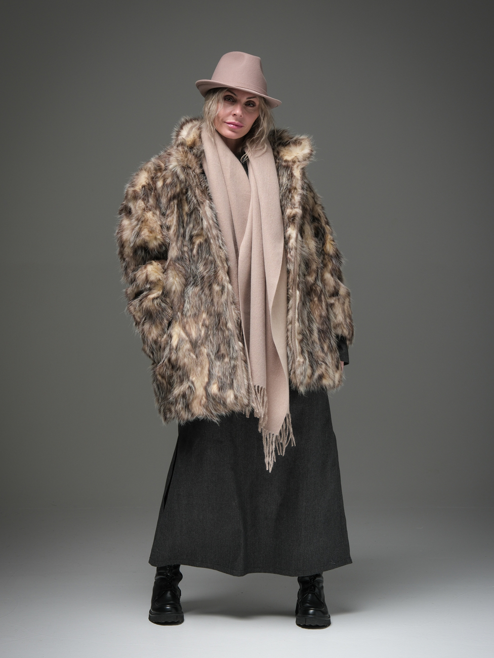 Короткая шуба / натуральный мех опоссум