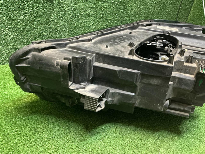 Фара правая BMW X1 F48 (2019-2022) LED