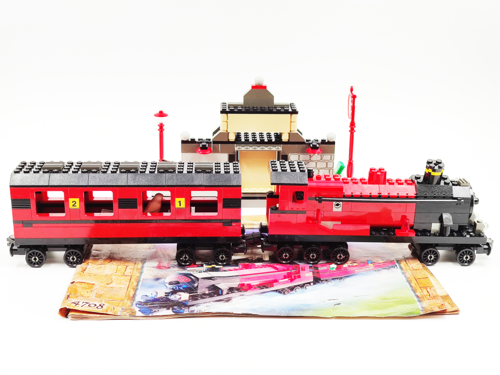 Конструктор LEGO 4708 Хогвартс Экспресс (б/у)