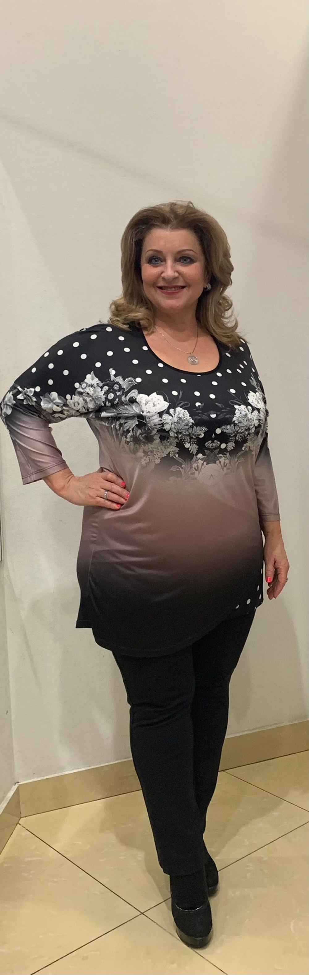 Тонкая туника с пудровым цветочным принтом