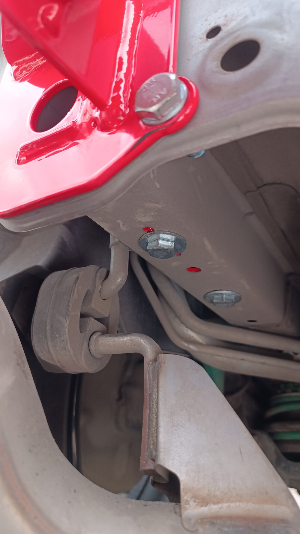 Распорка задняя в бампер Suzuki Swift 5 (ZC33S)
