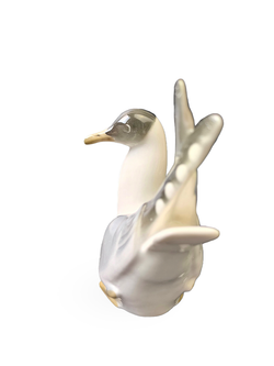Фарфоровая статуэтка "Чайка" ЛФЗ