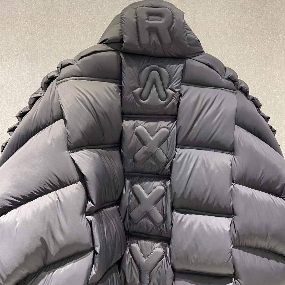Пуховик Moncler