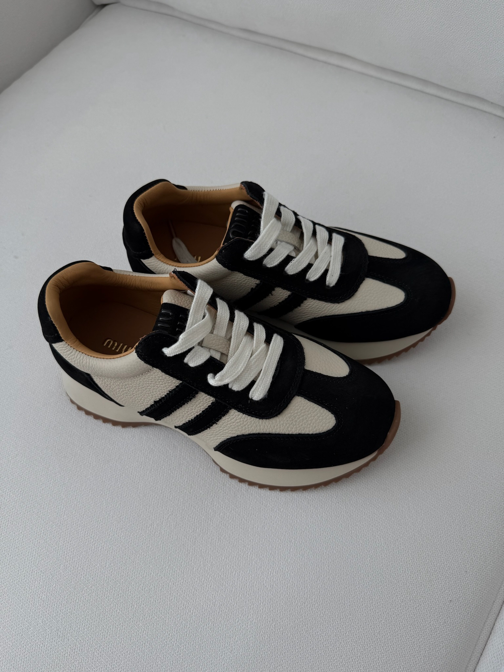 Кроссовки из натуральной замши