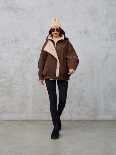 Шоколадная дубленка с воротником