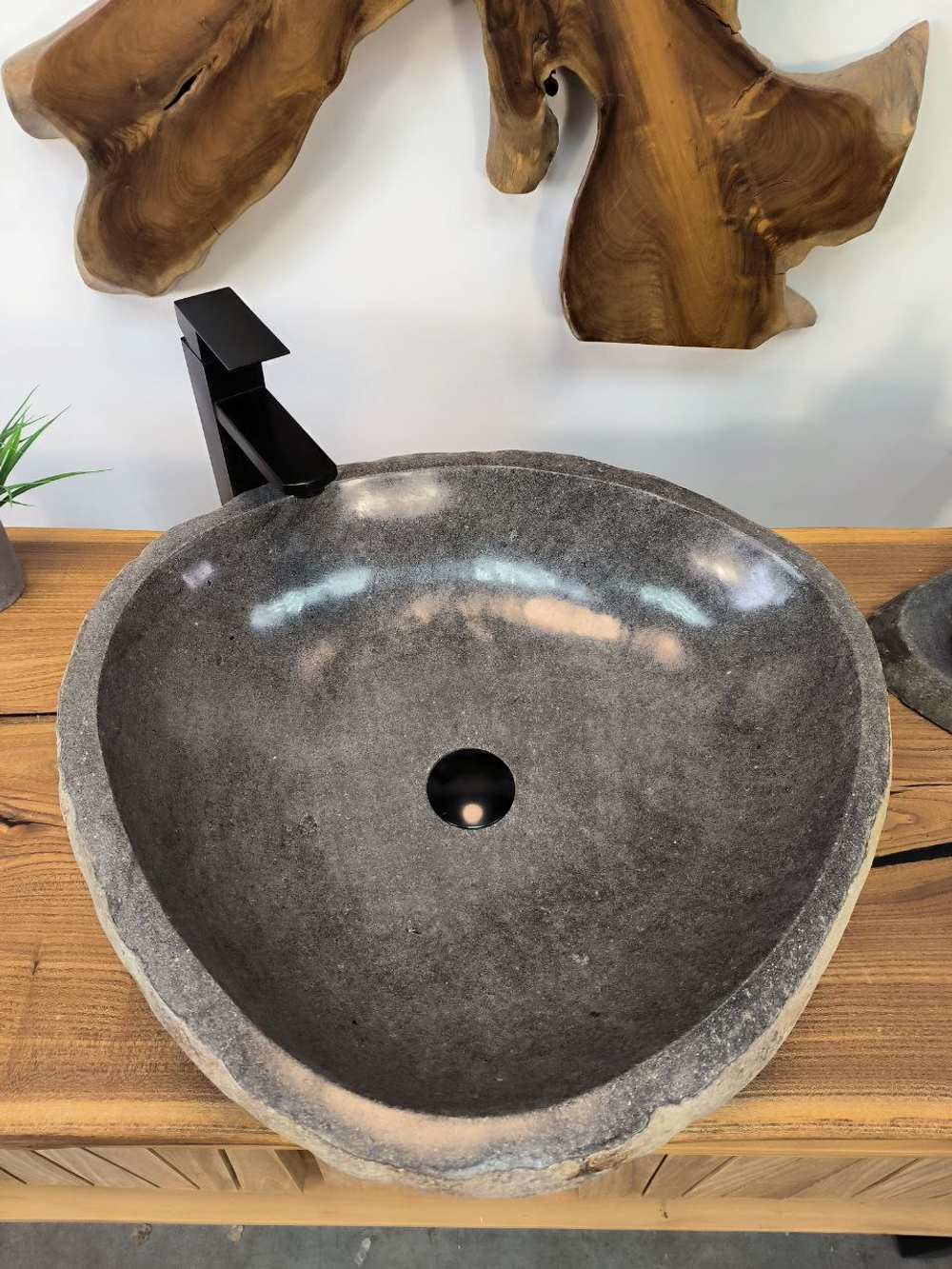 Раковина из речного камня RS-65843 56х53х15 из натурального камня
