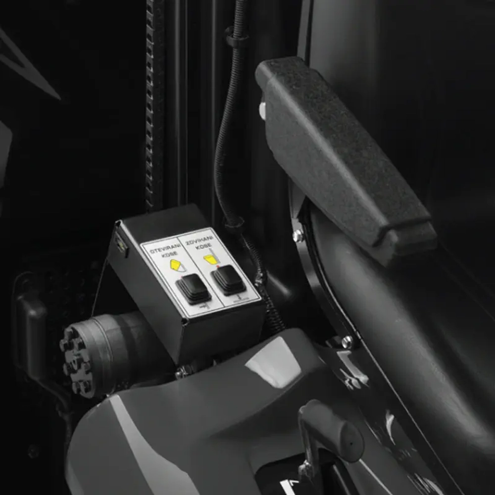 Caiman Comodo Max 2WD HD 107D2K2 газонокосильная машина