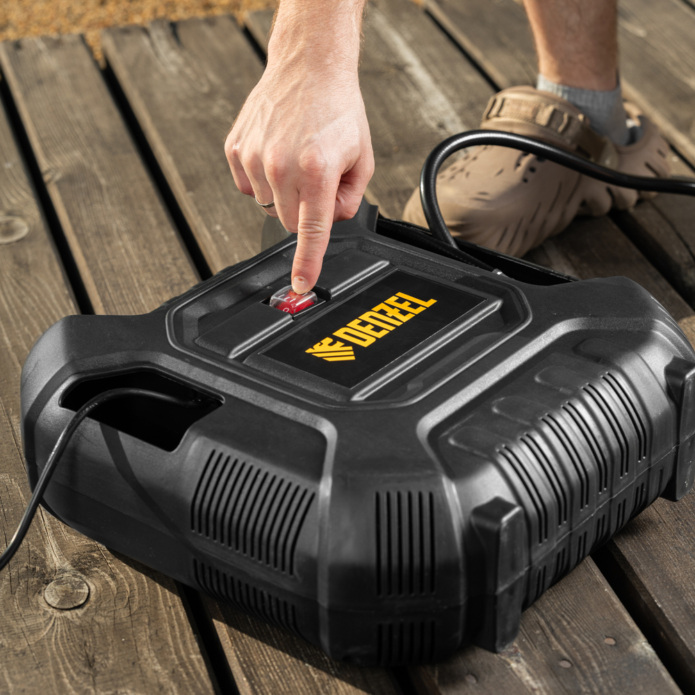 Компрессор воздушный DL1100 1.1 кВт, 180 л/мин, с набором аксессуаров Denzel