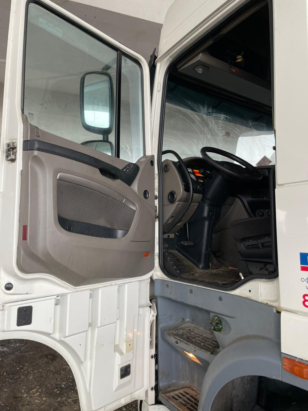 DAF XF 4x2 Седельный тягач FT XF 105 460 (Дизельный, 12,9 л, 462 л.с., МТ)