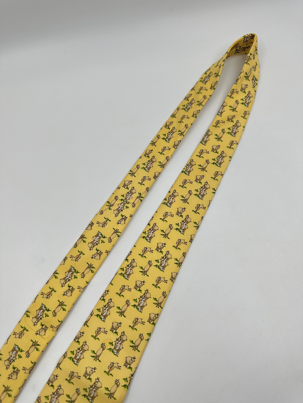 Галстук жёлтый «Козы» Salvatore Ferragamo