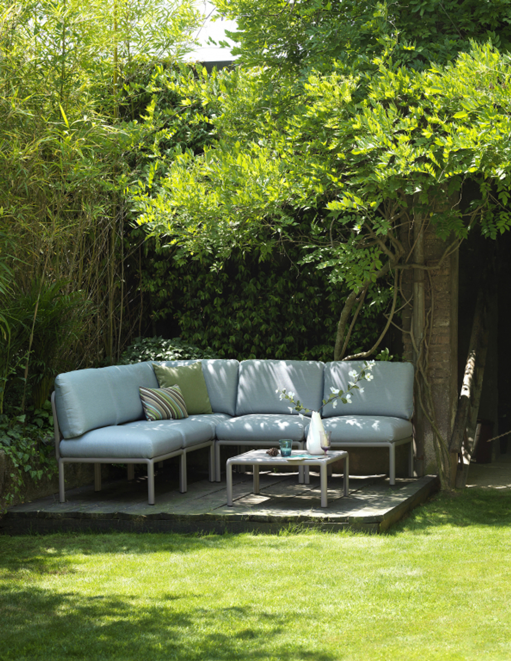 Диван пластиковый с подушками Nardi Komodo 2, тортора, лед