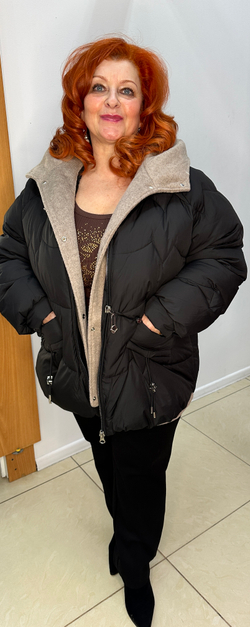 Зимняя черная комбинированная куртка