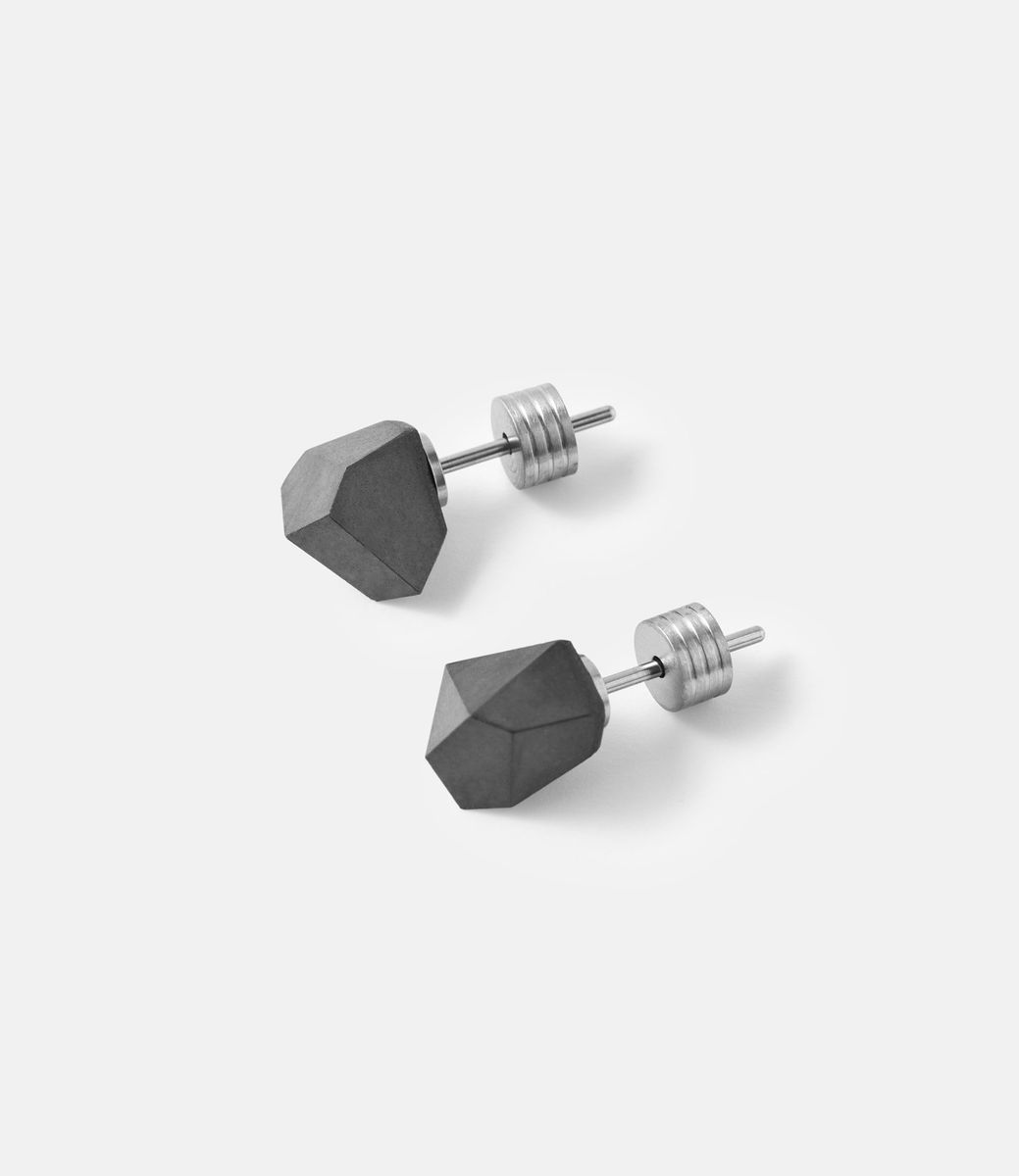 22 Studio Rock Dark Grey — серьги из бетона
