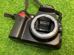 Nikon D5000 + 18-55mm 39500 кадров