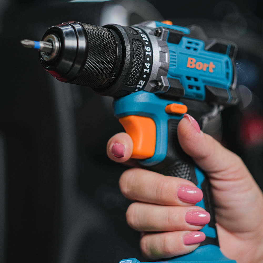 Дрель-шуруповерт аккумуляторная BORT BAB-21-BLK (2х2,0 Ач + ЗУ)