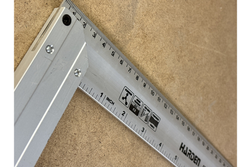 Алюминиевый угольник HARDEN, 300 мм. 580713