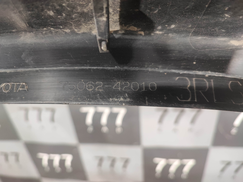 Накладка двери задней левой Toyota RAV4 V (XA50) 18-нв Б/У Оригинал 7506242010