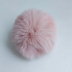 Помпон из искусственного меха "Пудровый" d=7 см