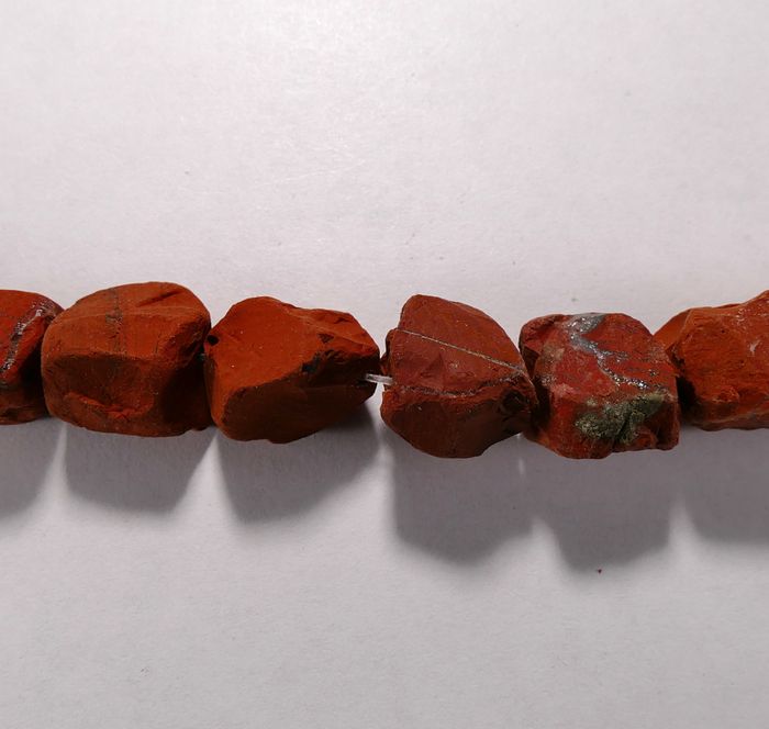 Бусина из яшмы красной, фигурная, 13x15 - 15x18 мм (природная форма)