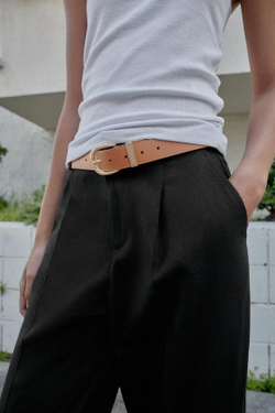 ZARA БРЮКИ ИЗ ЛЬНА С ЗАЩИПАМИ И РЕМНЕМ, ЧЕРНЫЙ