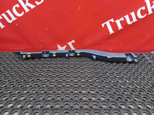 Накладка порога правого 2019г