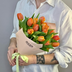 Букет из пионовидных тюльпанов 15 штук