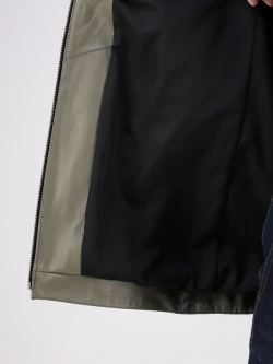 Кожаная куртка демисезонная с капюшоном