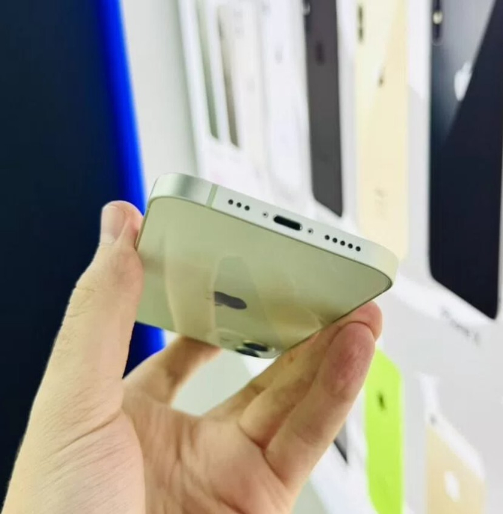 iPhone 12, 256 ГБ б/у