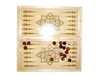 Нарды средние лакированные. Фишки деревянные. Размер 50*25 см. в сложеном виде.