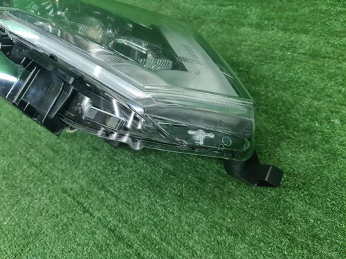 Фара правая Nissan X-Trail T32 (2017-2022) LED