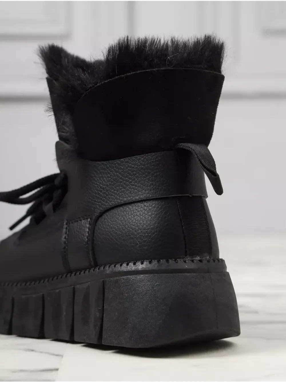 Зимние ботинки натуральный мех на платформе