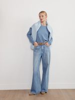 БАЗОВЫЙ РЕМЕНЬ С ТРЕУГОЛЬНОЙ ПРЯЖКОЙ ЗАМША КАПУЧИНО