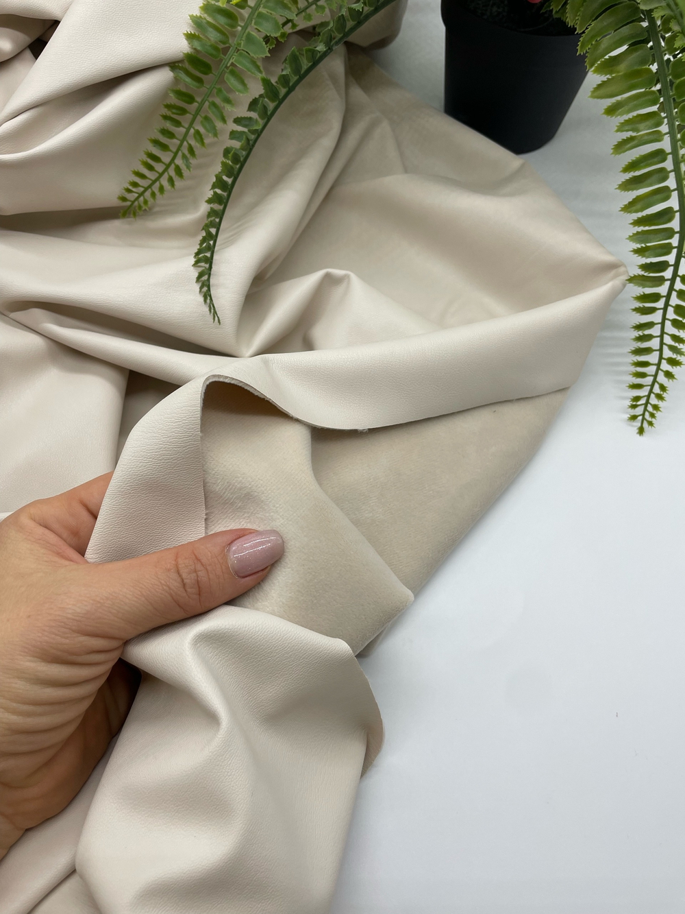 Кожа стрейч на меху Молоко