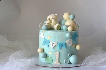 Торт с шоколадным мишкой и шарами №1040