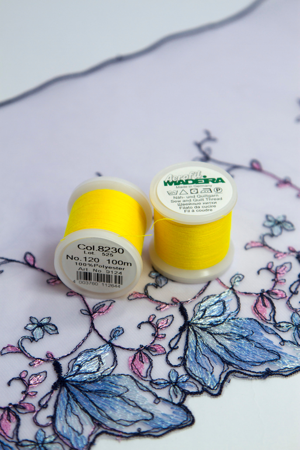 Нитки швейные Madeira aerofil №120 Col. 8230 яркий желтый (100 м)